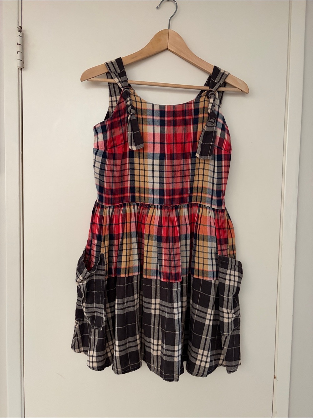 River Island Red, Black, Cream Woven Plaid Tie-Shoulder Jumper Dress! S/M